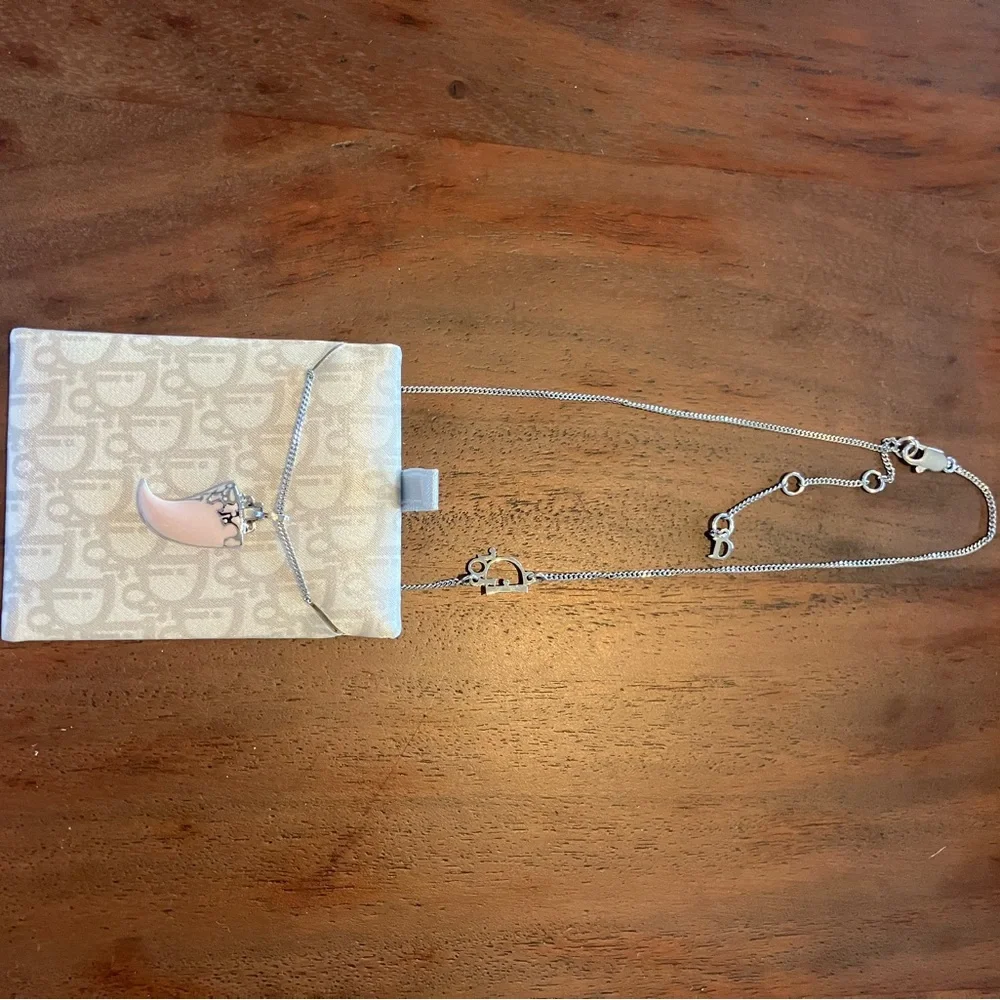 Dior Silver Chain with Pink fang necklace rare nwot - Picture 4 of 9